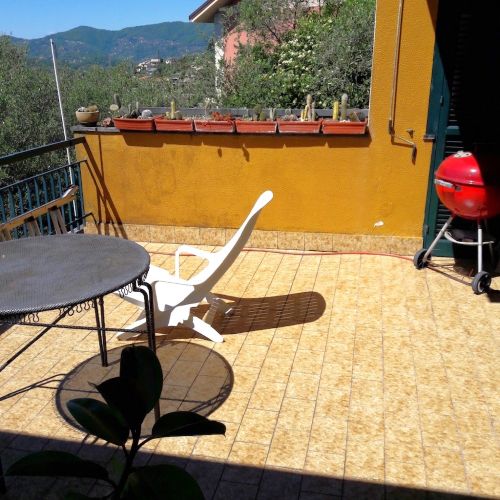 Ref. 5093 – Rapallo-Zoagli – Penthouse with sea view in a two-family villa with independent entrance – Four-room apartment independent on 4 sides with