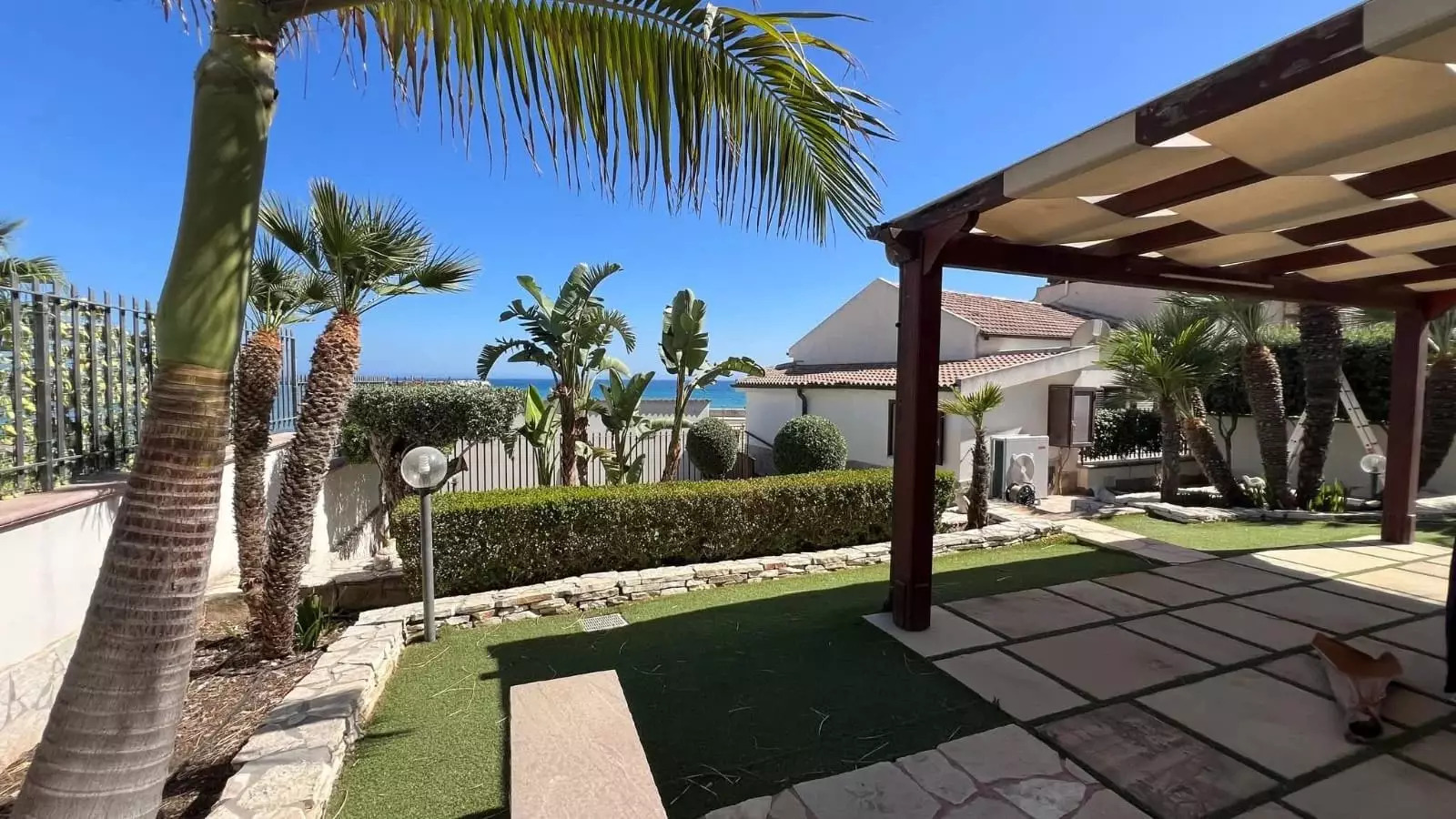 Renovated Villa with Garden and Harbour Views in Stazzone, Sciacca