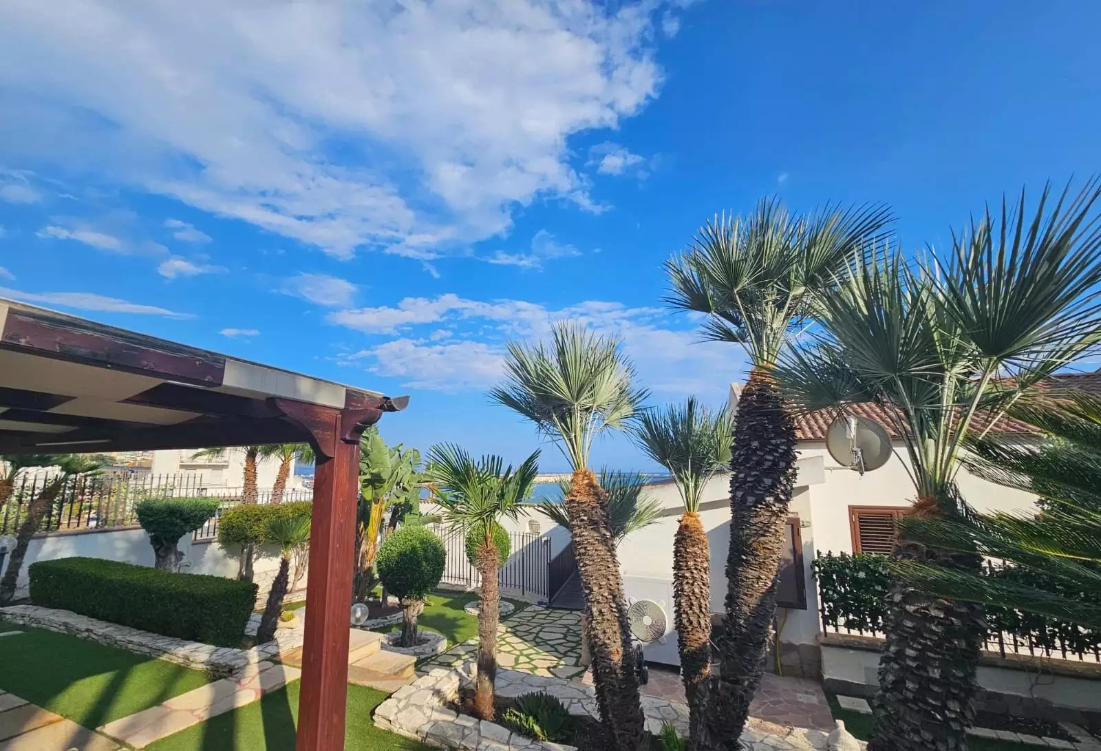 Renovated Villa with Garden and Harbour Views in Stazzone, Sciacca