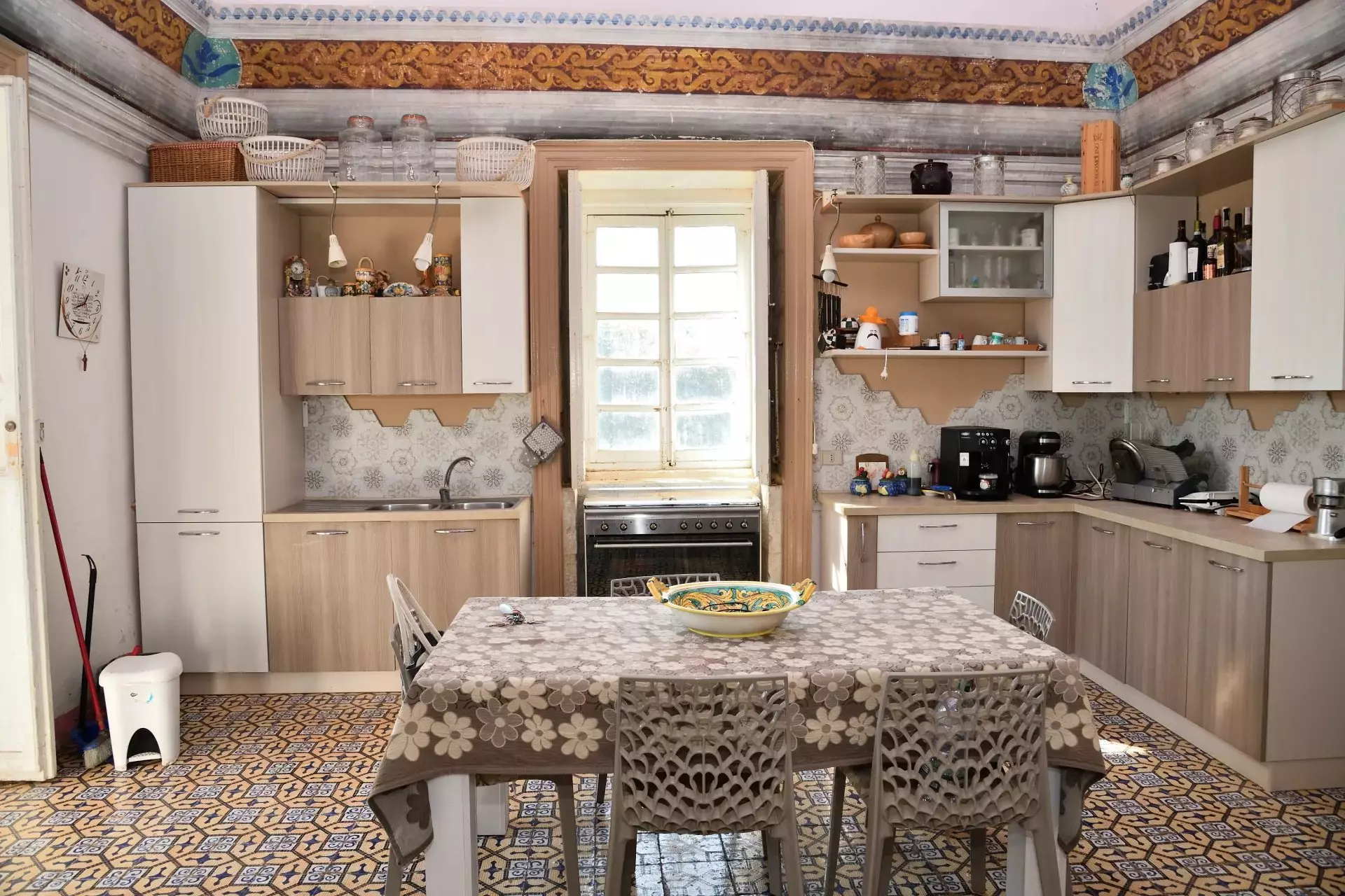 Historic Sicilian Estate for Sale Near Modica – Villa, Farm Buildings, and 45 Hectares